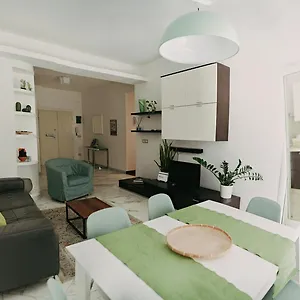 https://casanova.it-romehotels.com